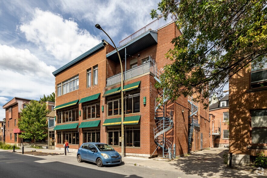 More Photos Of 200-216 Rue Prince-Arthur EST, Montréal Storefront Retail Residential For Lease