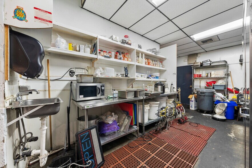 More Photos Of 351 Park Ave N, Renton General Retail For Sale