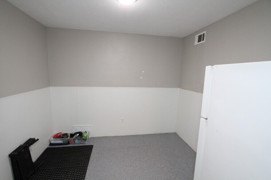More Photos Of 11518 Bogs Rd, Tomball Shelter For Sale