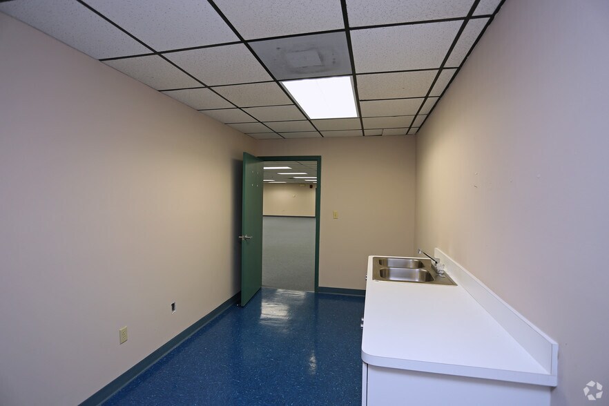More Photos Of 1700 NW 66th Ave, Plantation Office For Lease