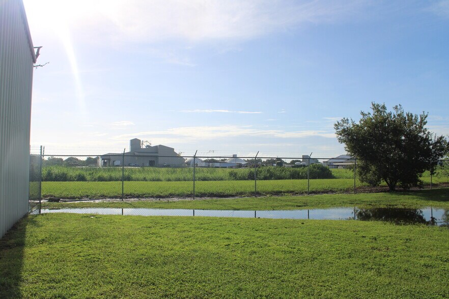 More Photos Of 399 Prairie Industrial Pky, Mulberry Warehouse For Sale