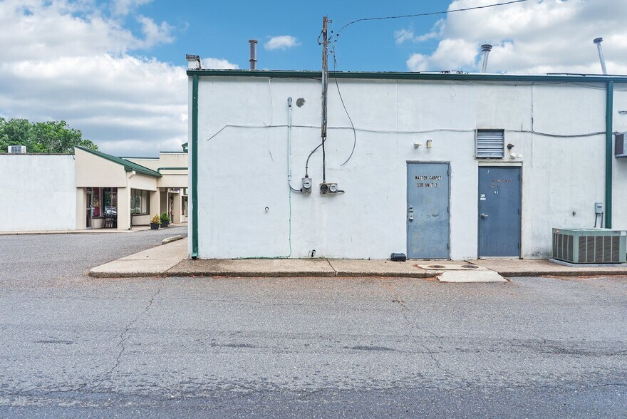 More Photos Of 320 Beverly Rancocas Rd, Willingboro Storefront For Sale