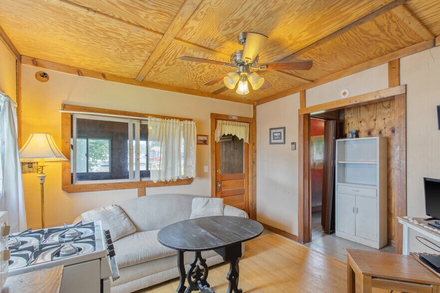 More Photos Of 356 King St, Fair Haven Marina For Sale