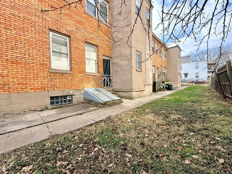 More Photos Of 1762 Cleveland Ave, Norwood Apartments For Sale