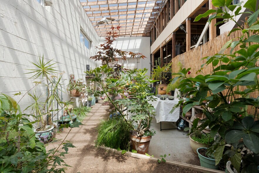 More Photos Of 347 2nd St, Crescent City Industrial For Sale