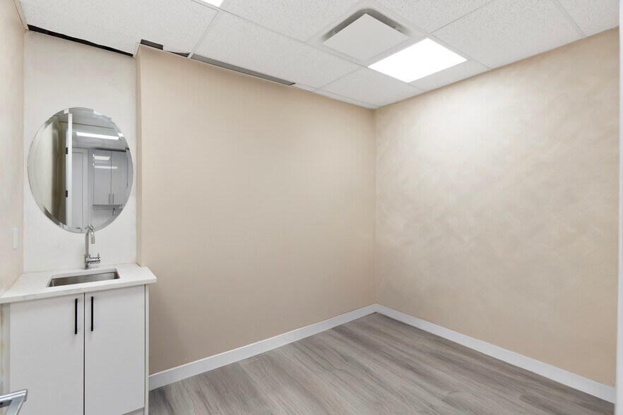 More Photos Of 10960 42 St NE, Calgary Storefront For Sale