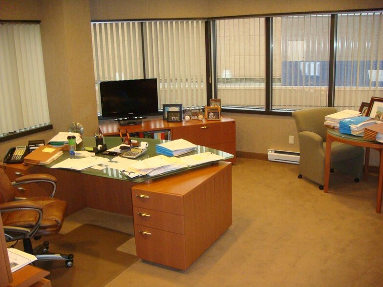 More Photos Of 3 School St, Glen Cove Medical For Lease
