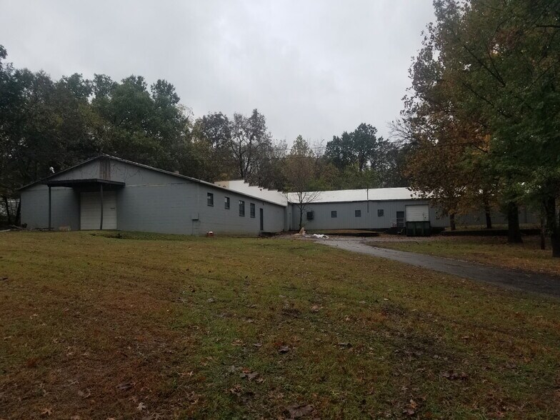 More Photos Of 990 Red Bud Dr, Warsaw Service For Sale