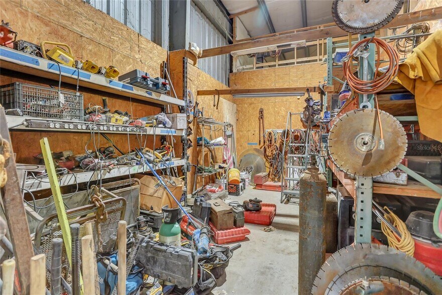 More Photos Of 875 Lakeview Dr, Deland Warehouse For Sale