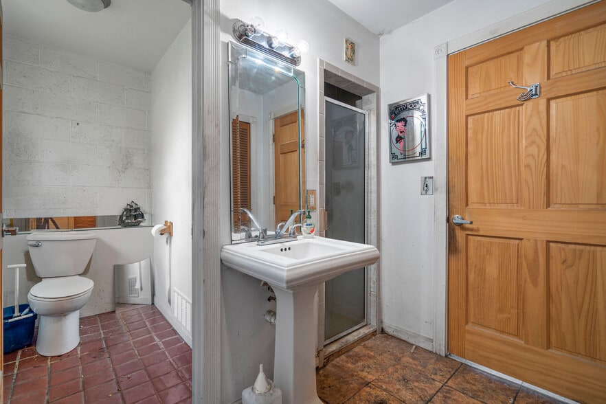 More Photos Of 32540 Utica Rd, Fraser Freestanding For Sale