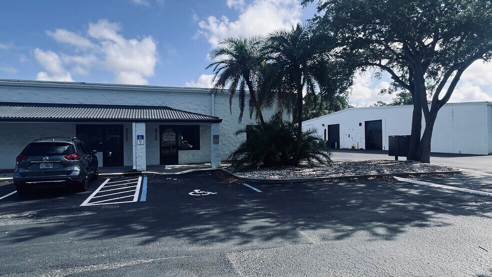 More Photos Of 2107-2129 E 63rd Ave, Bradenton Light Manufacturing For Lease