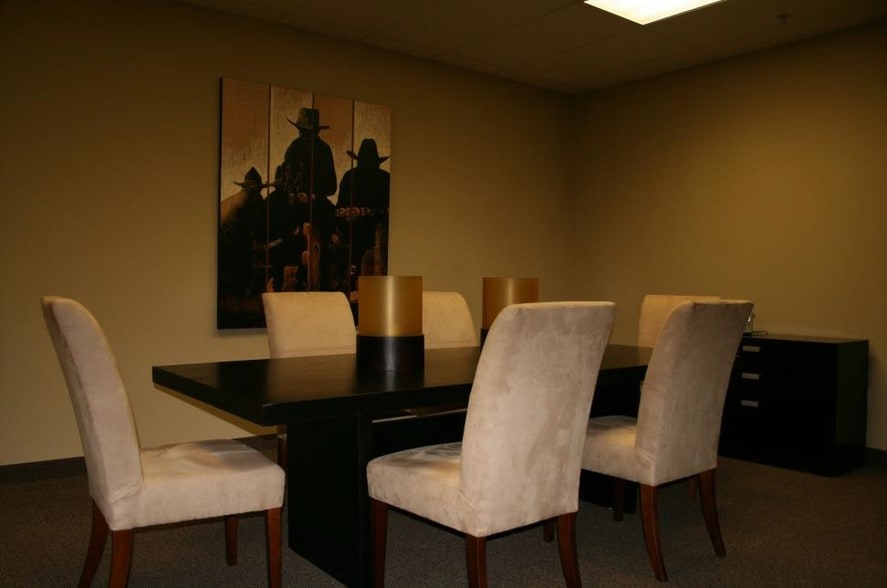 More Photos Of 1011 Surrey Ln, Flower Mound Office For Lease