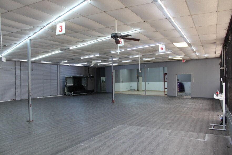 More Photos Of 4906 Harrisburg Blvd, Houston Storefront For Lease
