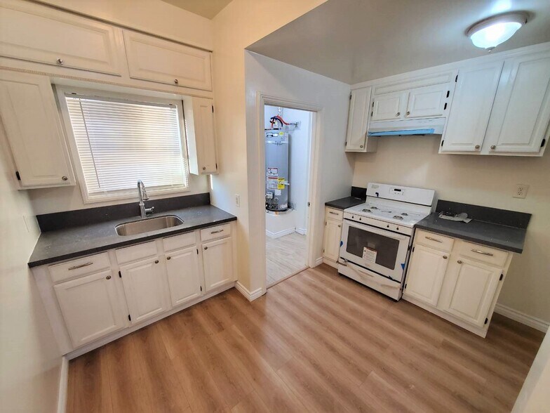 More Photos Of 481 Lincoln Ave, Pasadena Apartments For Sale