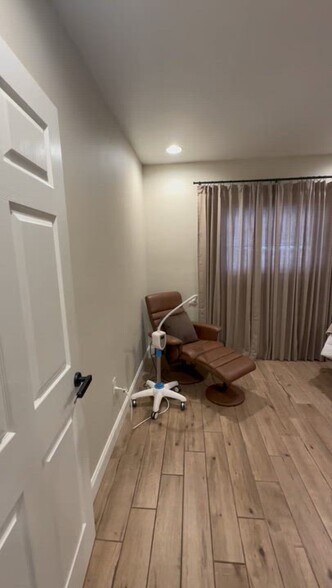 Primary Photo Of 2015 Fruitville Rd, Sarasota Loft Creative Space For Lease