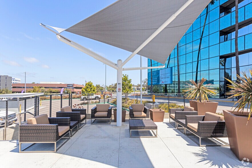 More Photos Of 9920 Pacific Heights Blvd, San Diego Office For Lease