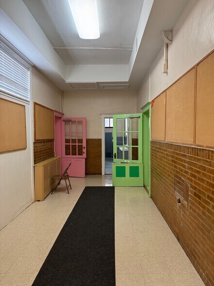 More Photos Of 721 N Columbus St, Alexandria Schools For Lease