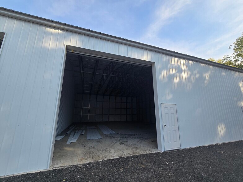 More Photos Of 23147 Hubbards Rd, Remington Warehouse For Lease