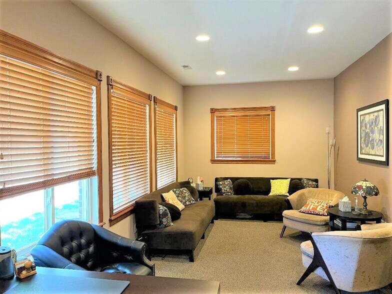 More Photos Of 60 Gailwood Dr, Saint Peters Medical For Lease