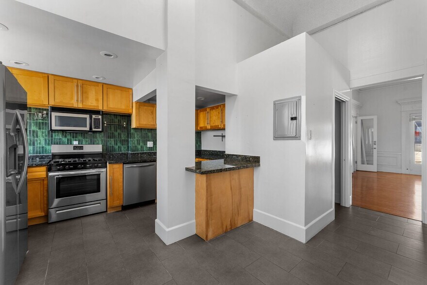 More Photos Of 1751 University Ave, San Diego Apartments For Sale