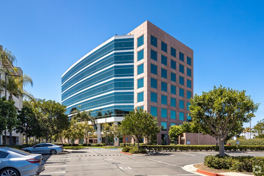 More Photos Of 1901 Main St, Irvine Office For Sale