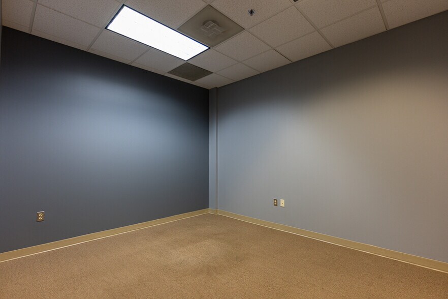 More Photos Of 7001 Heritage Village Plz, Gainesville Office For Lease