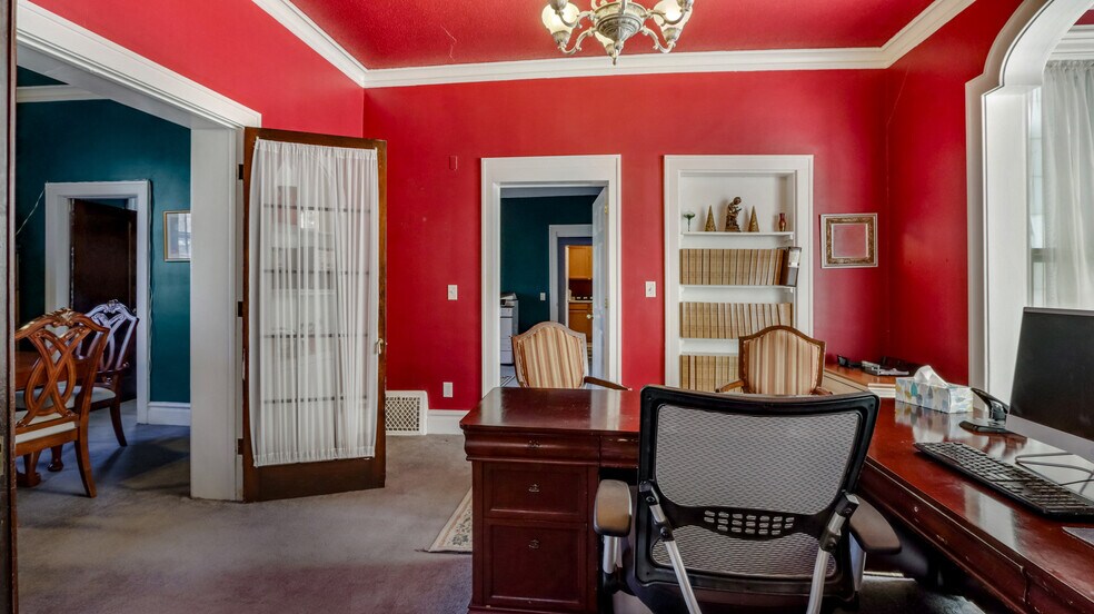 More Photos Of 33 W Cedar St, Chippewa Falls Office For Sale