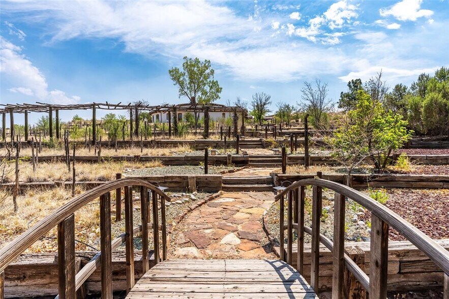More Photos Of 18 Destierro Trail, Santa Fe Lodge Meeting Hall For Sale