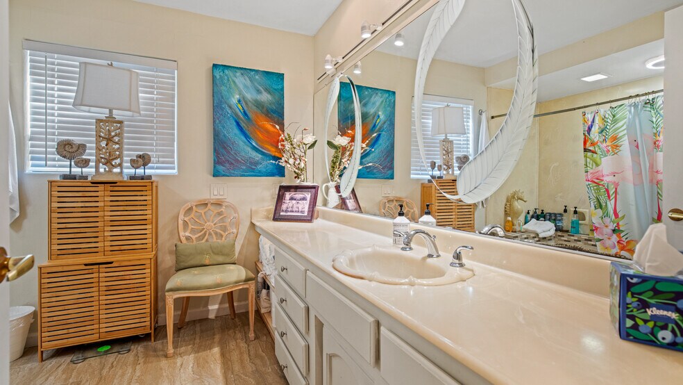 More Photos Of 1403 Rowena Way, Sacramento Specialty For Sale