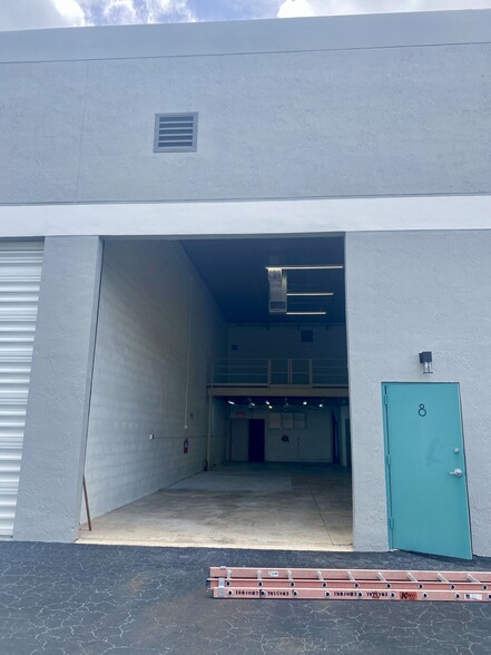 Primary Photo Of 1851 SW 2nd St, Fort Lauderdale Warehouse For Sale