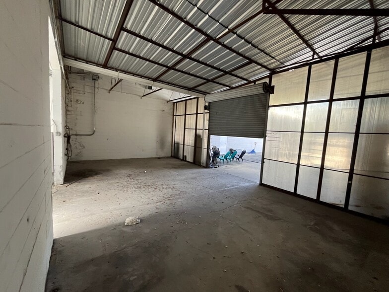 More Photos Of 4504 E Hillsborough Ave, Tampa Showroom For Sale