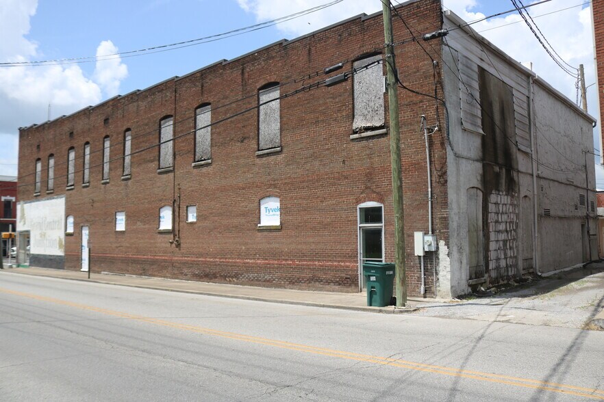 More Photos Of 115 E Main St, Lebanon Storefront Retail Office For Sale