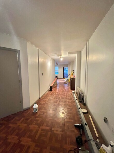More Photos Of 301 W 29th St, New York Apartments For Lease