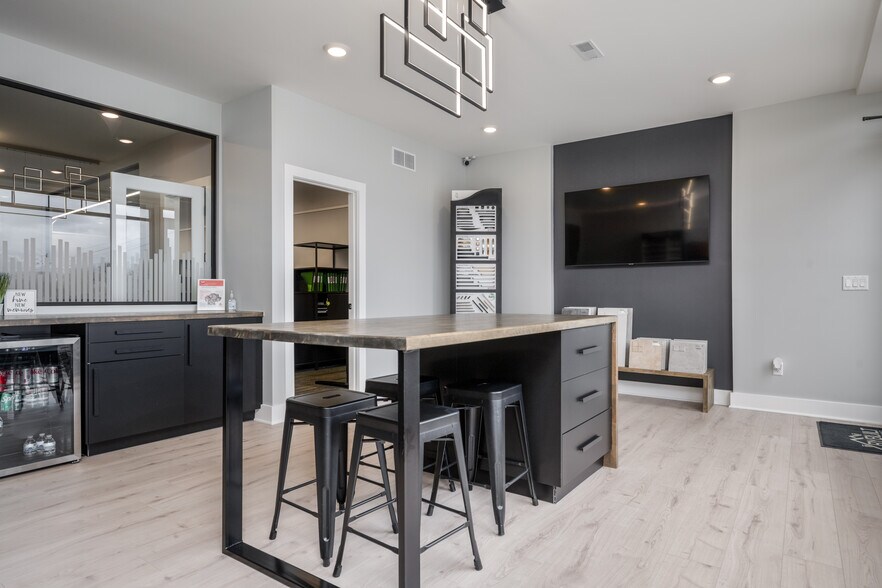 More Photos Of 840 Main St, Charlestown Office For Sale