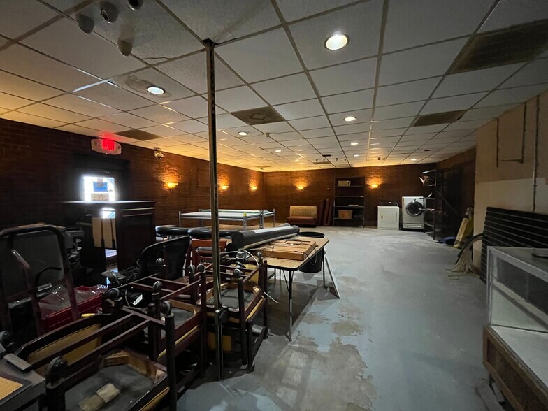 More Photos Of 2131-2149 S Broadway, Wichita Restaurant For Sale