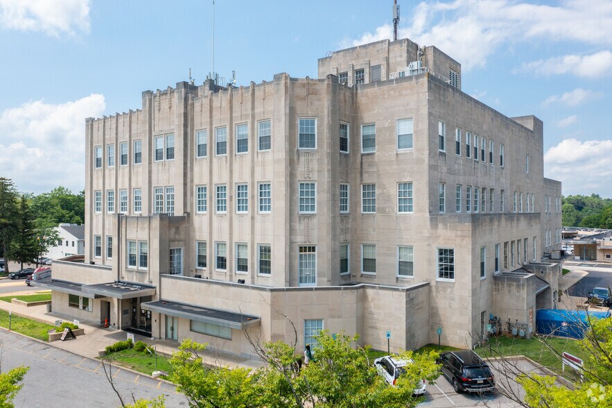 More Photos Of 610 Old York Rd, Jenkintown Office For Lease