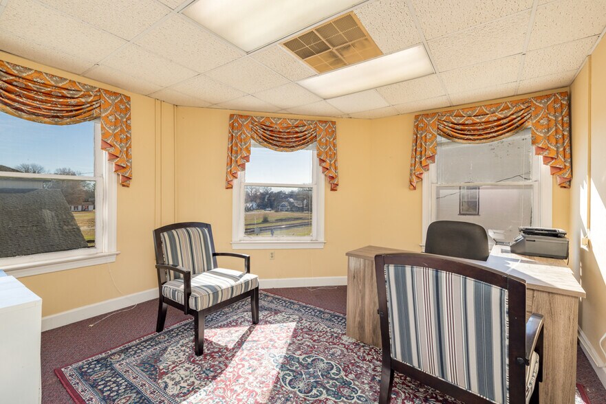 More Photos Of 401 Halifax St, Emporia Office For Sale