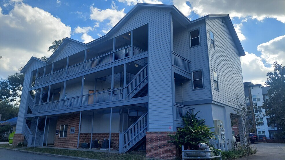 More Photos Of 1615 NW 3rd Ave, Gainesville Apartments For Sale