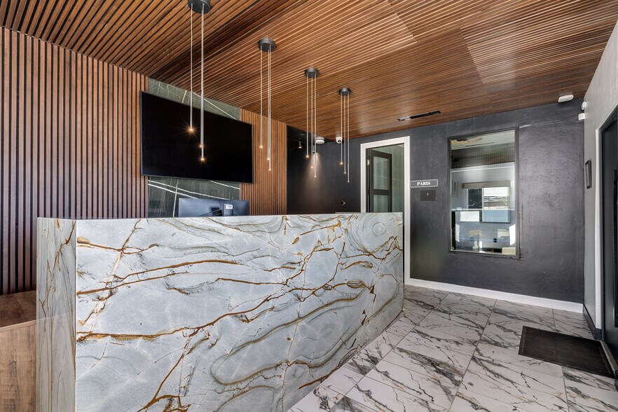 More Photos Of 1140 N Rosemont Blvd, Tucson Research And Development For Sale