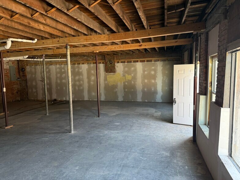 More Photos Of 107 W Main St, Coffeen Storefront Retail Residential For Sale