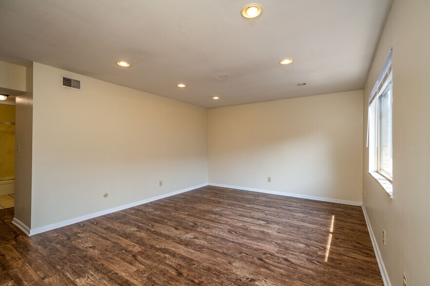 More Photos Of , Columbus Multifamily For Sale