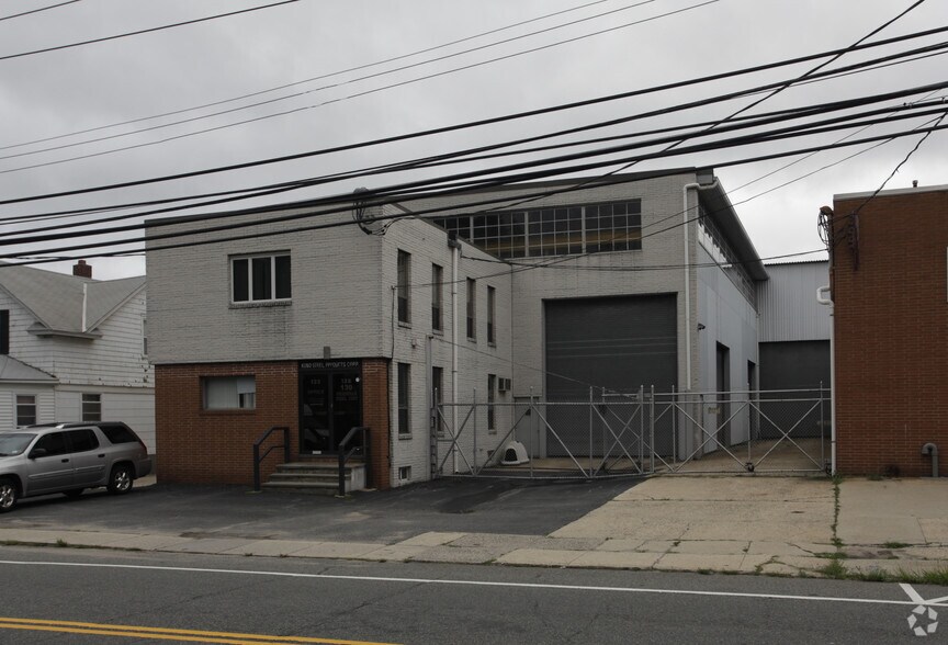 More Photos Of 132 Duffy Ave, Hicksville Manufacturing For Lease