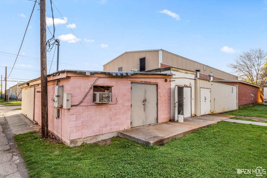 More Photos Of 1915 Kemp Blvd, Wichita Falls Office For Sale