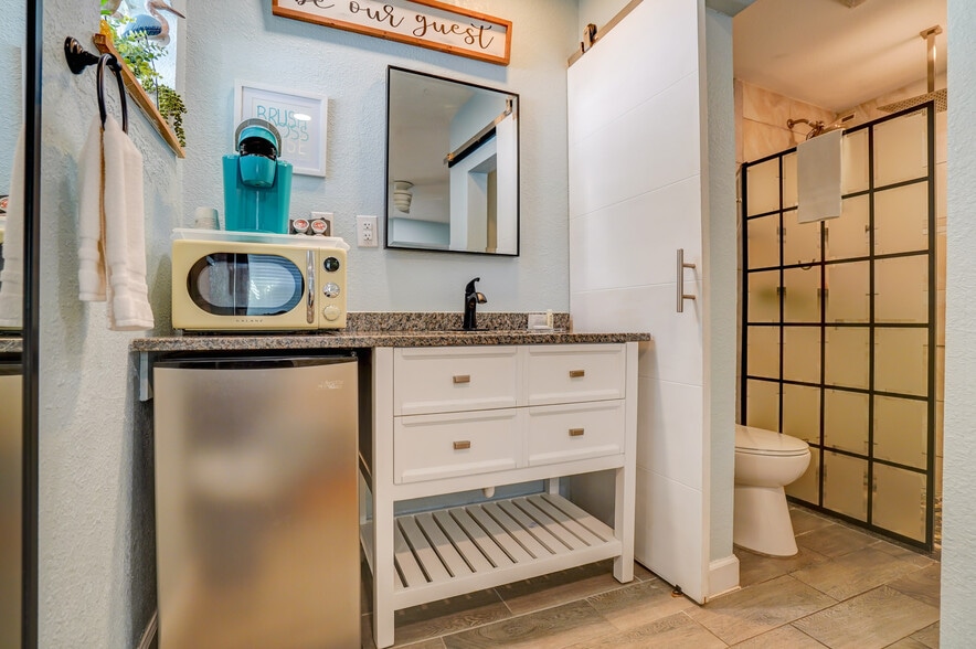 More Photos Of 2060 US Highway 27 N, Avon Park Hotel For Sale