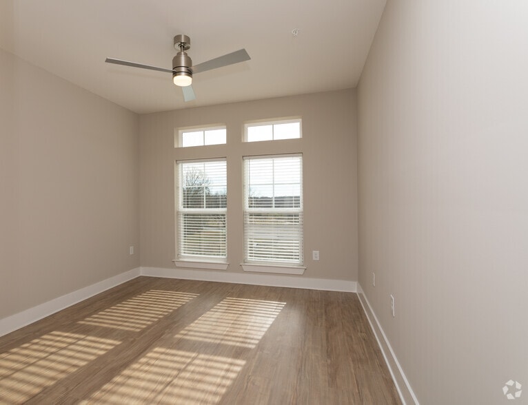 More Photos Of 222 S Main St, Mooresville Apartments For Sale