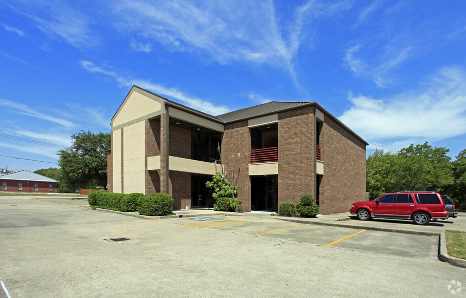 Primary Photo Of 1228 N Logan St, Texas City Office For Lease