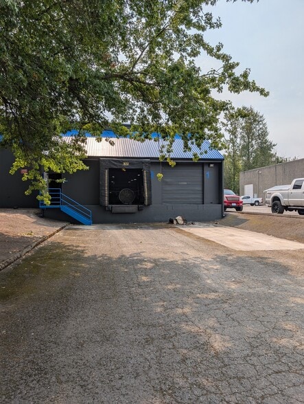 More Photos Of 5810 NE Skyport Way, Portland Manufacturing For Sale