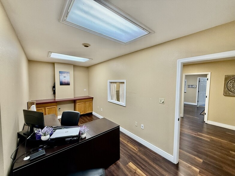 More Photos Of 605 W Brannen Rd, Lakeland Warehouse For Lease