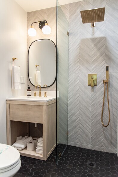 More Photos Of 306 Loch Leven Rd, Lake Arrowhead Hotel For Sale