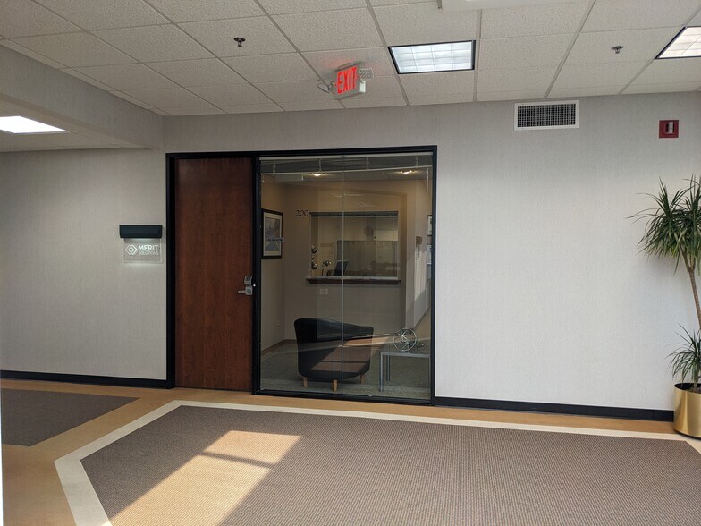 More Photos Of 1749 S Naperville Rd, Wheaton Medical For Sale